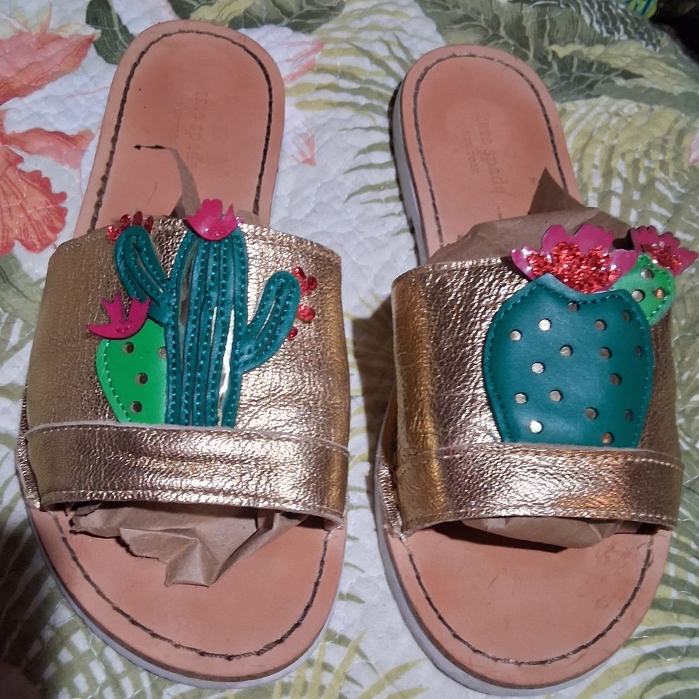 Kate Spade Green IGUANA Cactus Gold Metallic 7.5 Flat Sandals